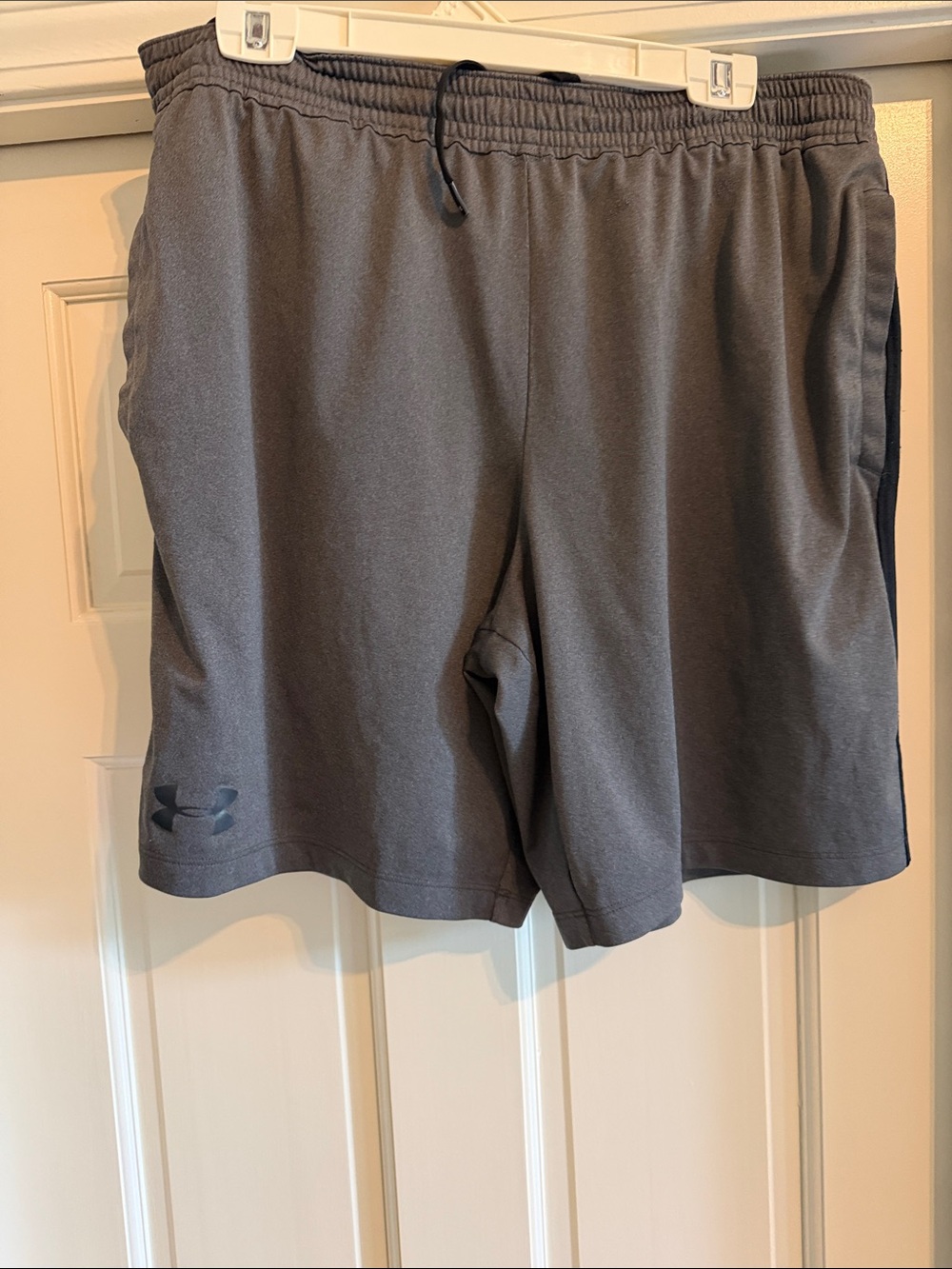 Under Armour Men's Charcoal running Shorts